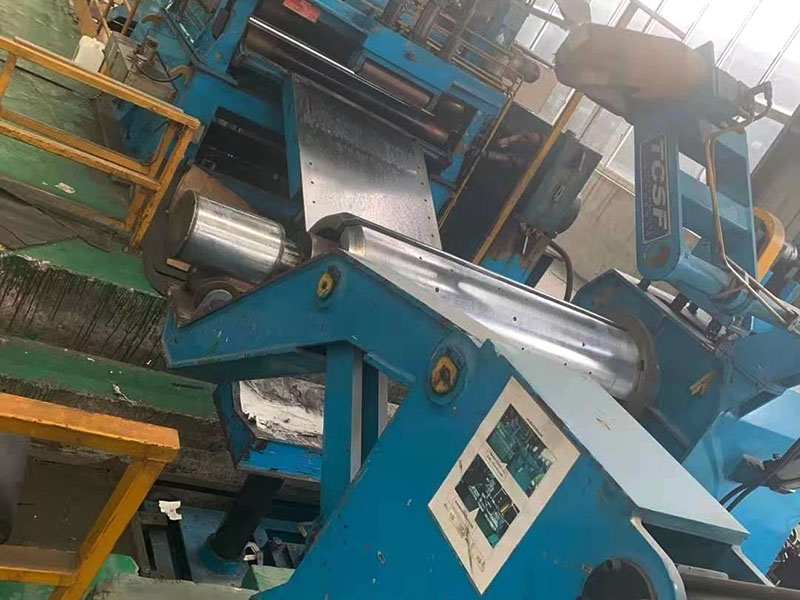帶鋼分條機(jī)機(jī)器多長(zhǎng)？